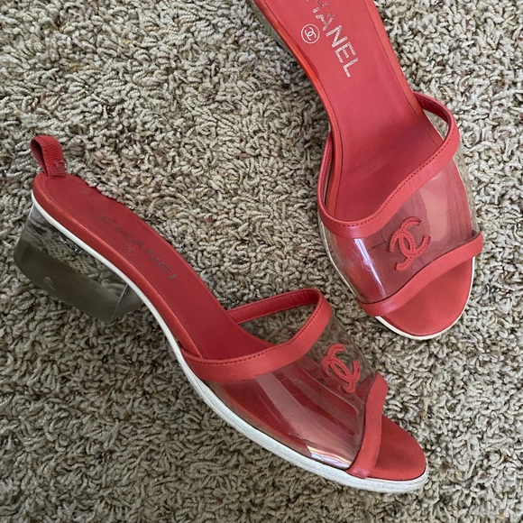 CHANEL slides - Picture 7 of 9